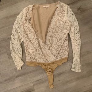 Wayf white low cut bodysuit size medium